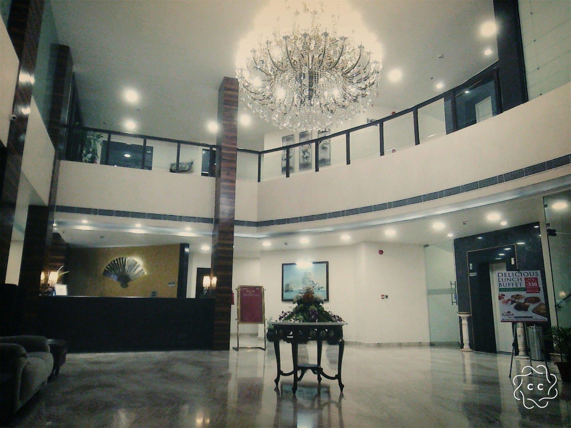 传奇酒店 Allāhābād Junction 外观 照片